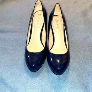 Nickels heels! Size6m! Navy Blue! 3.5” high! EUC! Great for any occasion!